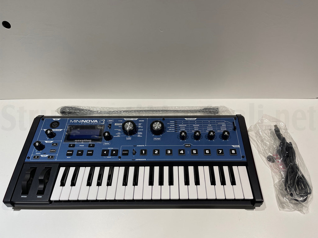 NOVATION MiniNova Usato | Strumenti Musicali .net