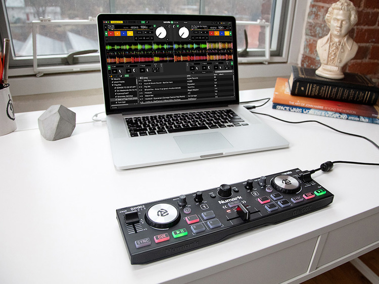 Numark DJ2GO2 Touch - Controller per DJ Compatta USB con 2
