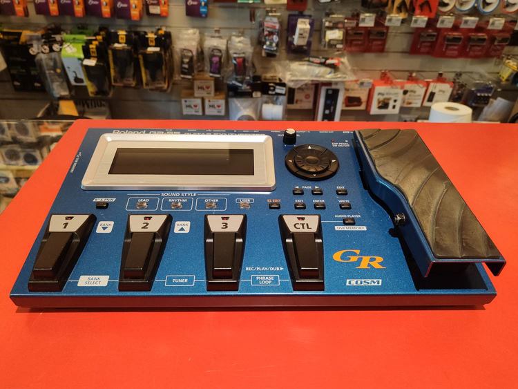 Roland GR-55 Guitar Synthesizer GK-3中古美品 Roland GR-55 Guitar Synthesizer with GK-3 Pickup | Sweetwater