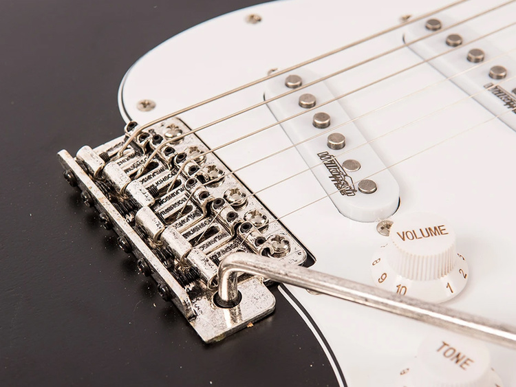 VINTAGE V6 Icon Distressed Boulevard Black | Strumenti Musicali .net