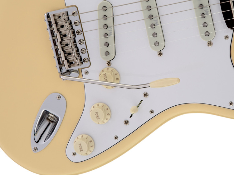 YJM308W / YNGWIE MALMSTEEN　 White Fender Stratocaster Yngwie Malmsteen Signature Vintage White