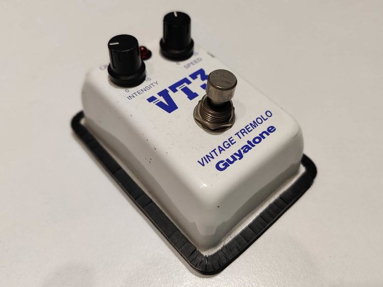 GUYATONE VINTAGE TREMOLO VT2 とアダプター AC2 GUYATONE VINTAGE TREMOLO VT2 とアダプター AC2