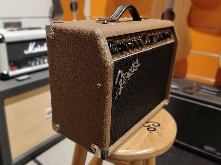 FENDER ACOUSTASONIC 40 AMPLIFICATORE COMBO PER CHITARRA ACUSTICA USATO