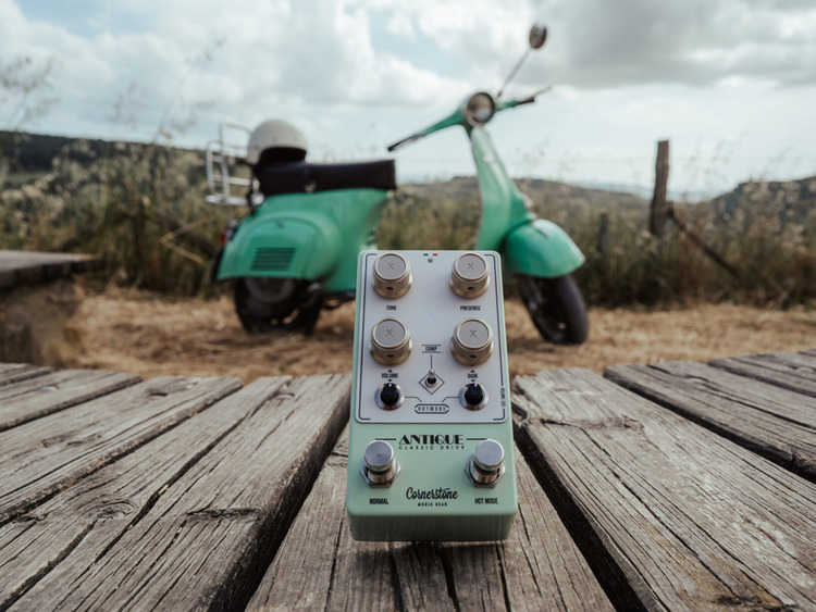 CORNERSTONE Antique V3 Overdrive | Strumenti Musicali .net